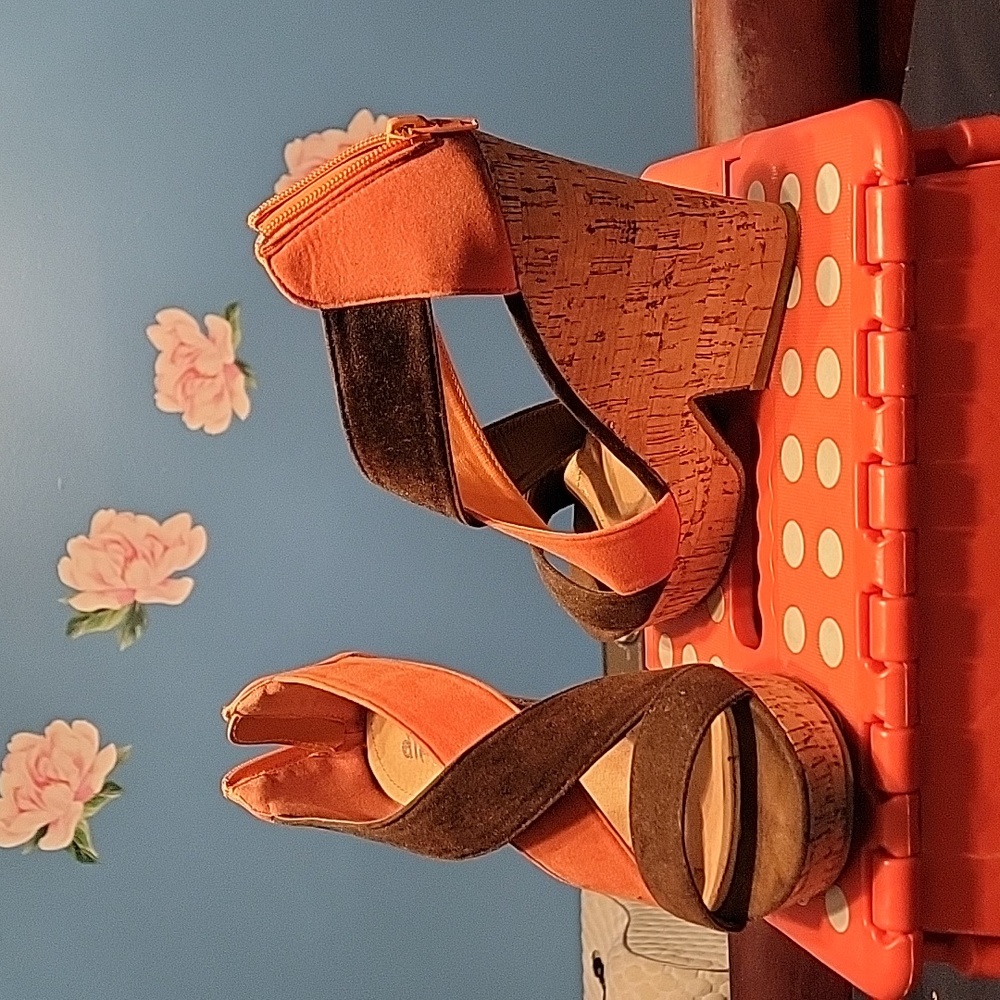 Rouge, 9 1/2, brown & orange